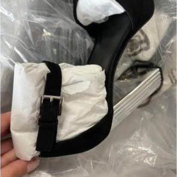 BNWT Michael Kors Suede Platform Sandals β Size 8 - Picture 5 of 6